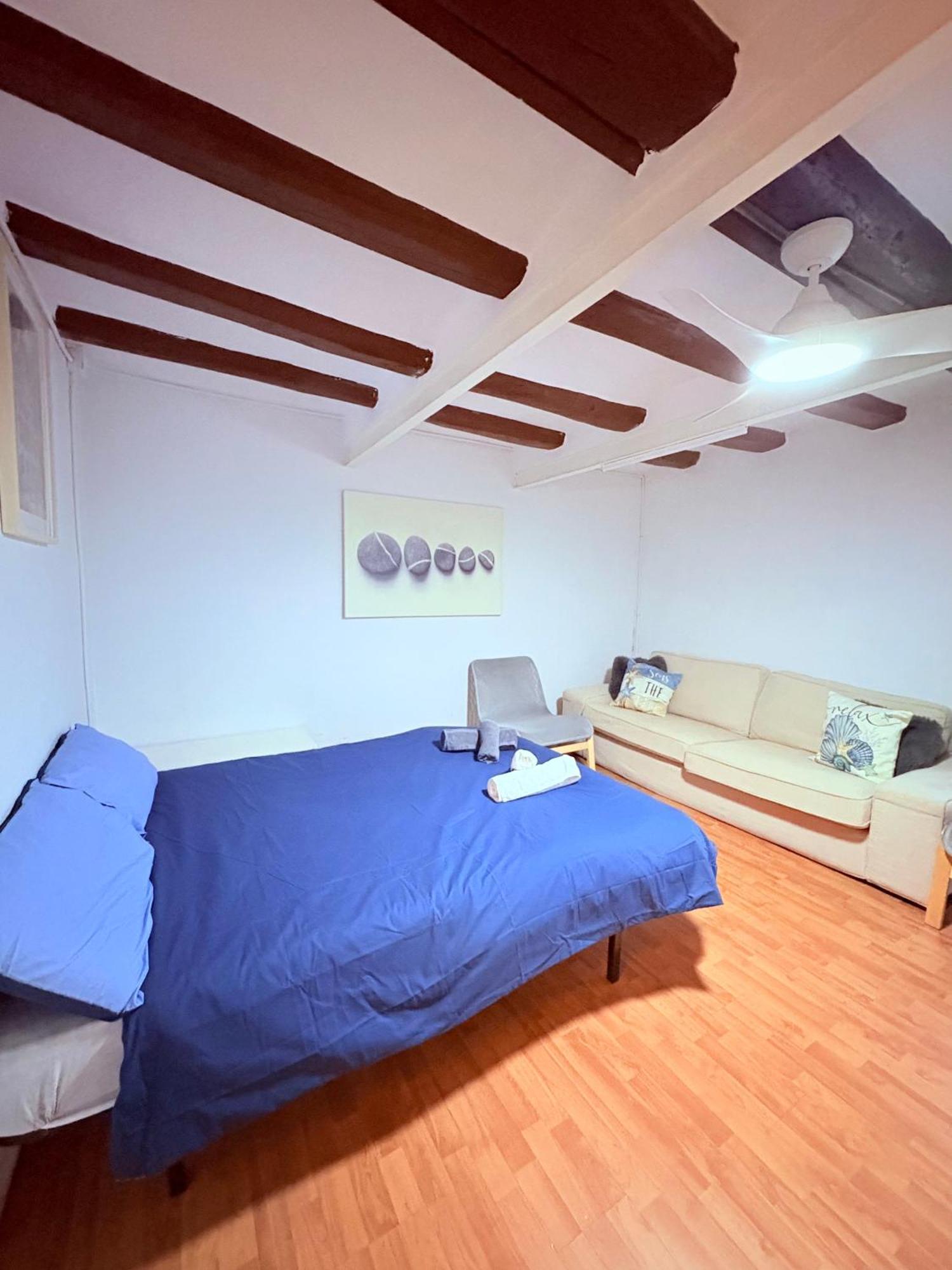 Stunning Flat For 6 People 3 Blocks From The Beach Plus Welcome Breakfast Barcelona Kültér fotó