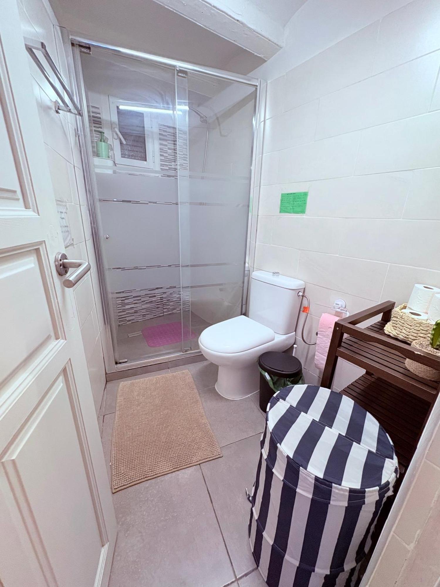 Stunning Flat For 6 People 3 Blocks From The Beach Plus Welcome Breakfast Barcelona Kültér fotó