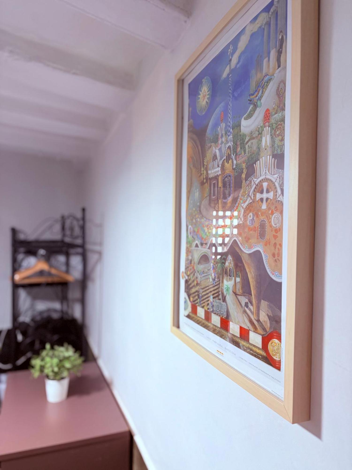 Stunning Flat For 6 People 3 Blocks From The Beach Plus Welcome Breakfast Barcelona Kültér fotó