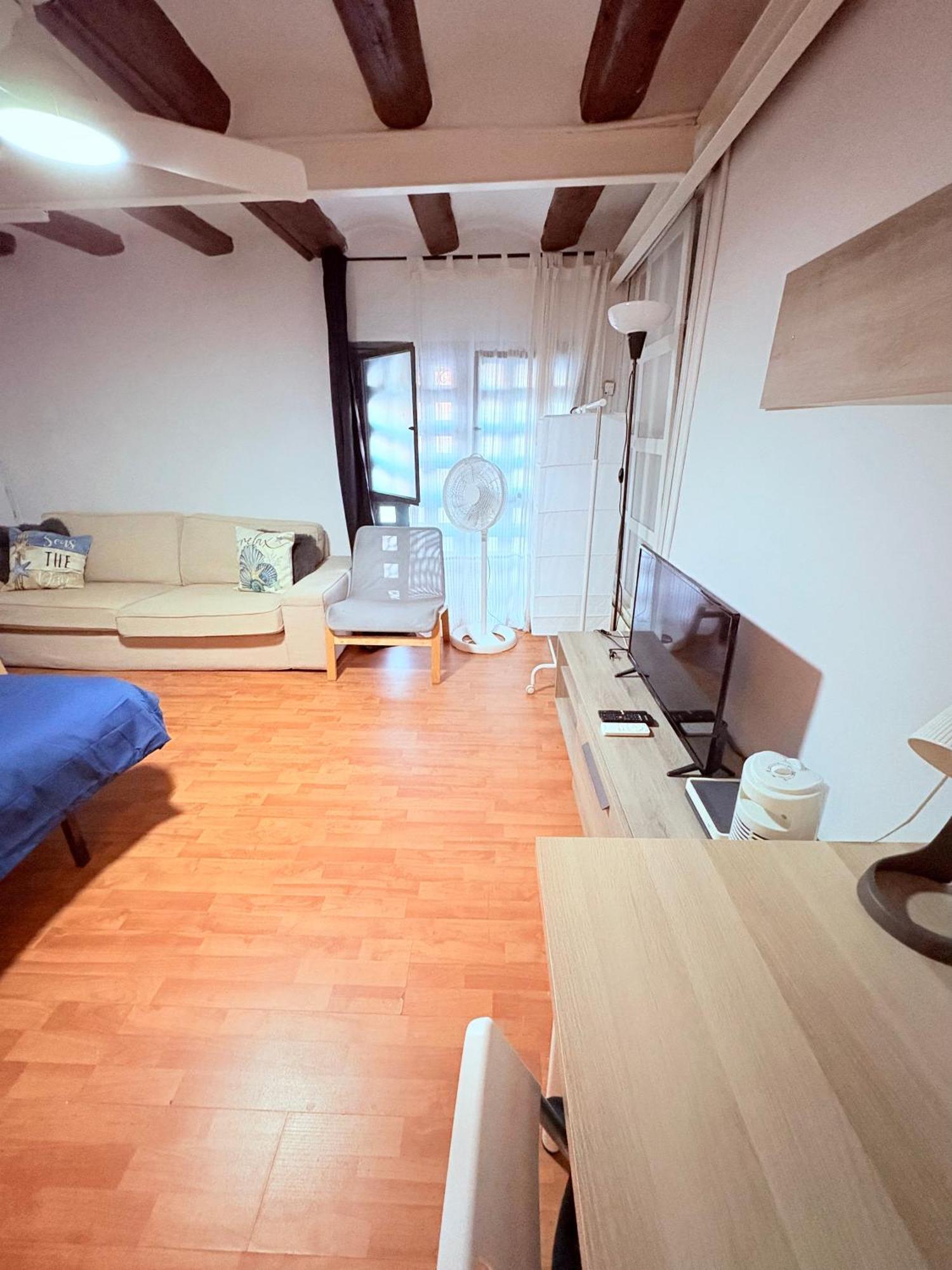 Stunning Flat For 6 People 3 Blocks From The Beach Plus Welcome Breakfast Barcelona Kültér fotó