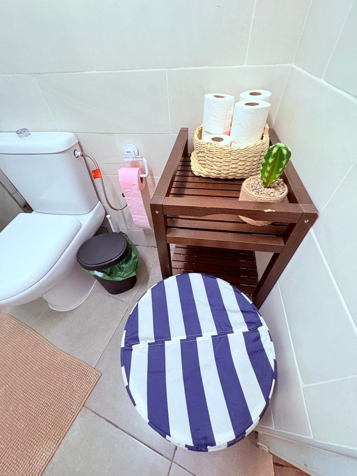 Stunning Flat For 6 People 3 Blocks From The Beach Plus Welcome Breakfast Barcelona Kültér fotó